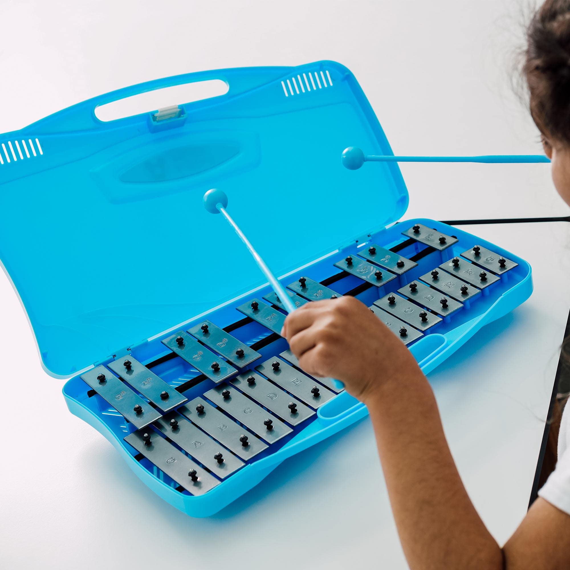 A-Star Xilófono Glockenspiel cromático soprano de 25 notas en estuche azul con teclas plateadas y dos batidores de plástico - 2 octavas G5 a G7