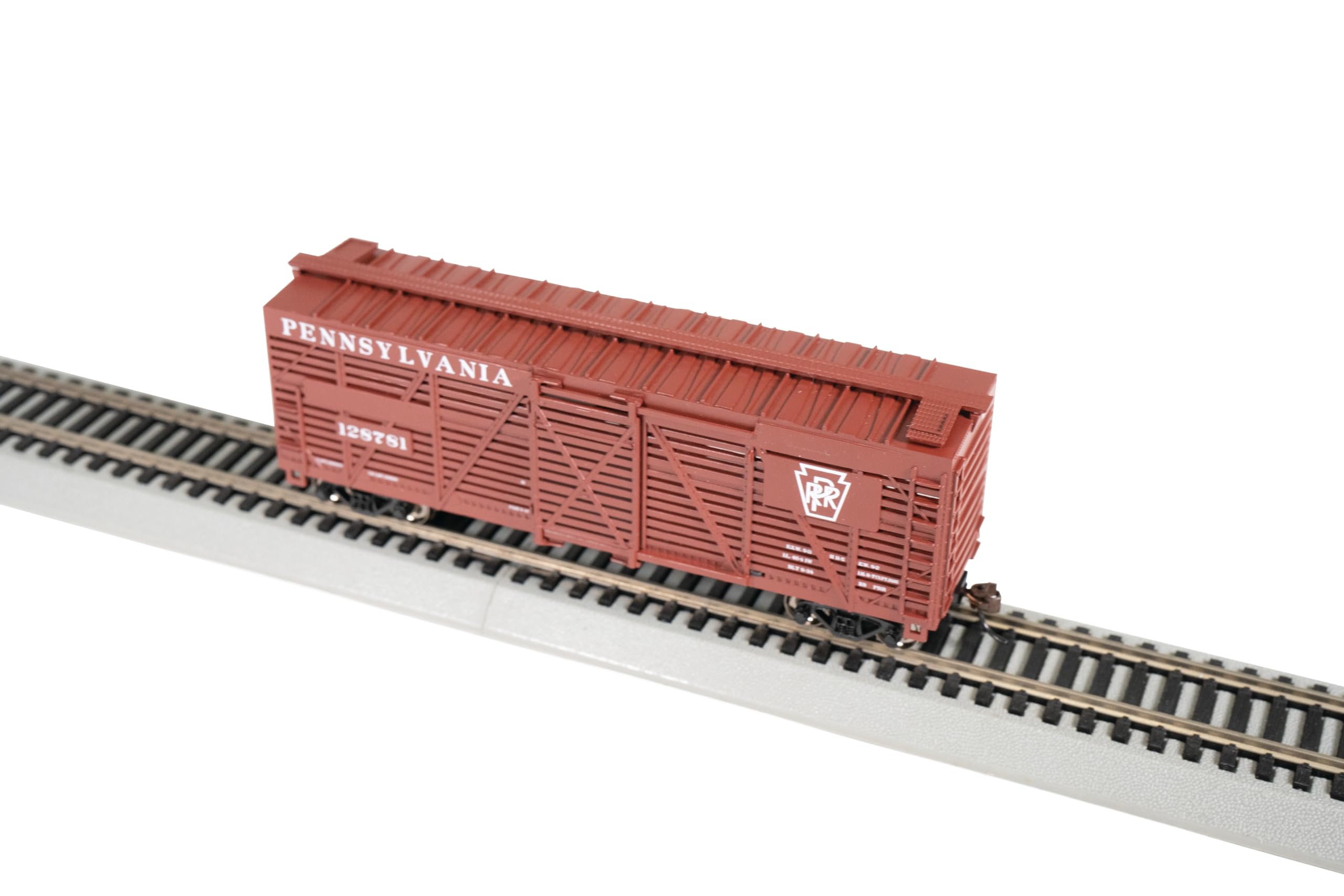 Amazon.com: Bachmann Trains - 40' Stock Car - Pennsylvania #128781
