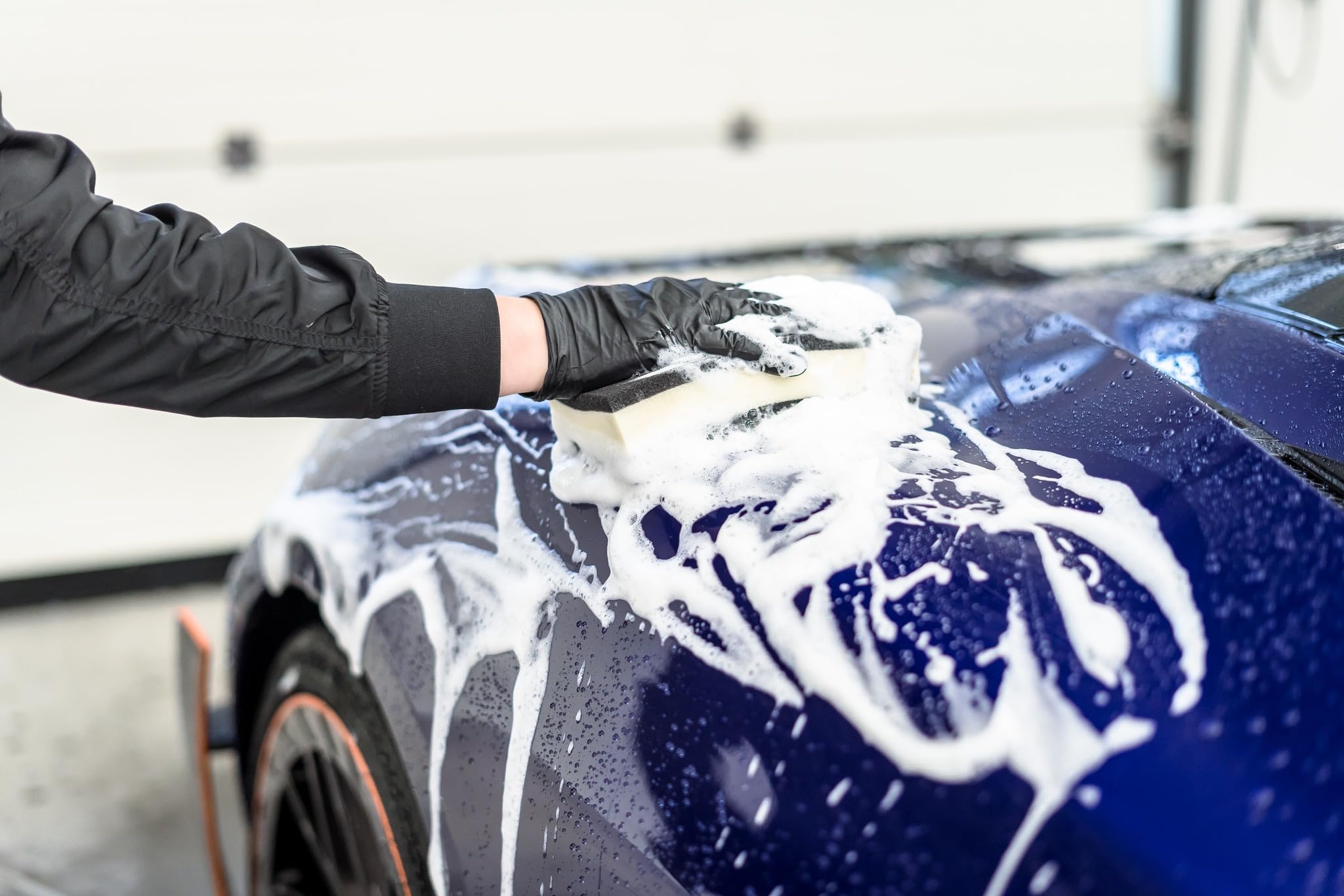 Micro- Spons Voor Het Schoonmaken Van En Het Wassen Van Auto Stock Afbeelding - Image of droog Micro- Spons Voor Het Schoonmaken Van En Het Wassen Van Auto Stock Afbeelding - Image of droog