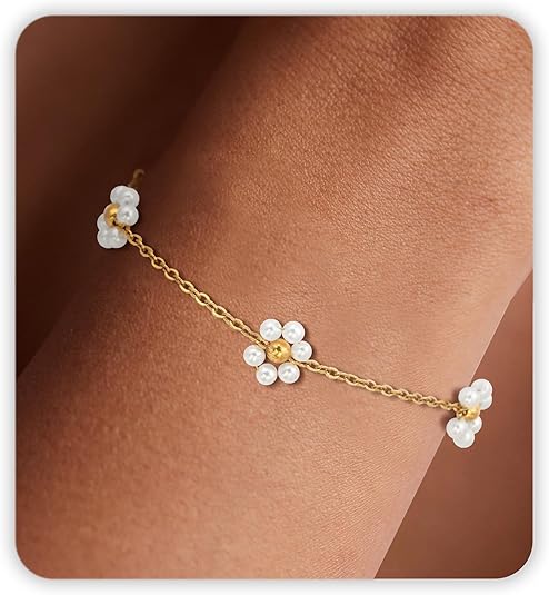Pearl Bracelets for Women, Dainty Gold Bracelet Silver Prom Pearl Jewelry for Wedding, Trendy Daisy Bracelet Heart Bracelet as Simple Bridesmaid Gifts Floral Jewelry Brazaletes Para Mujer