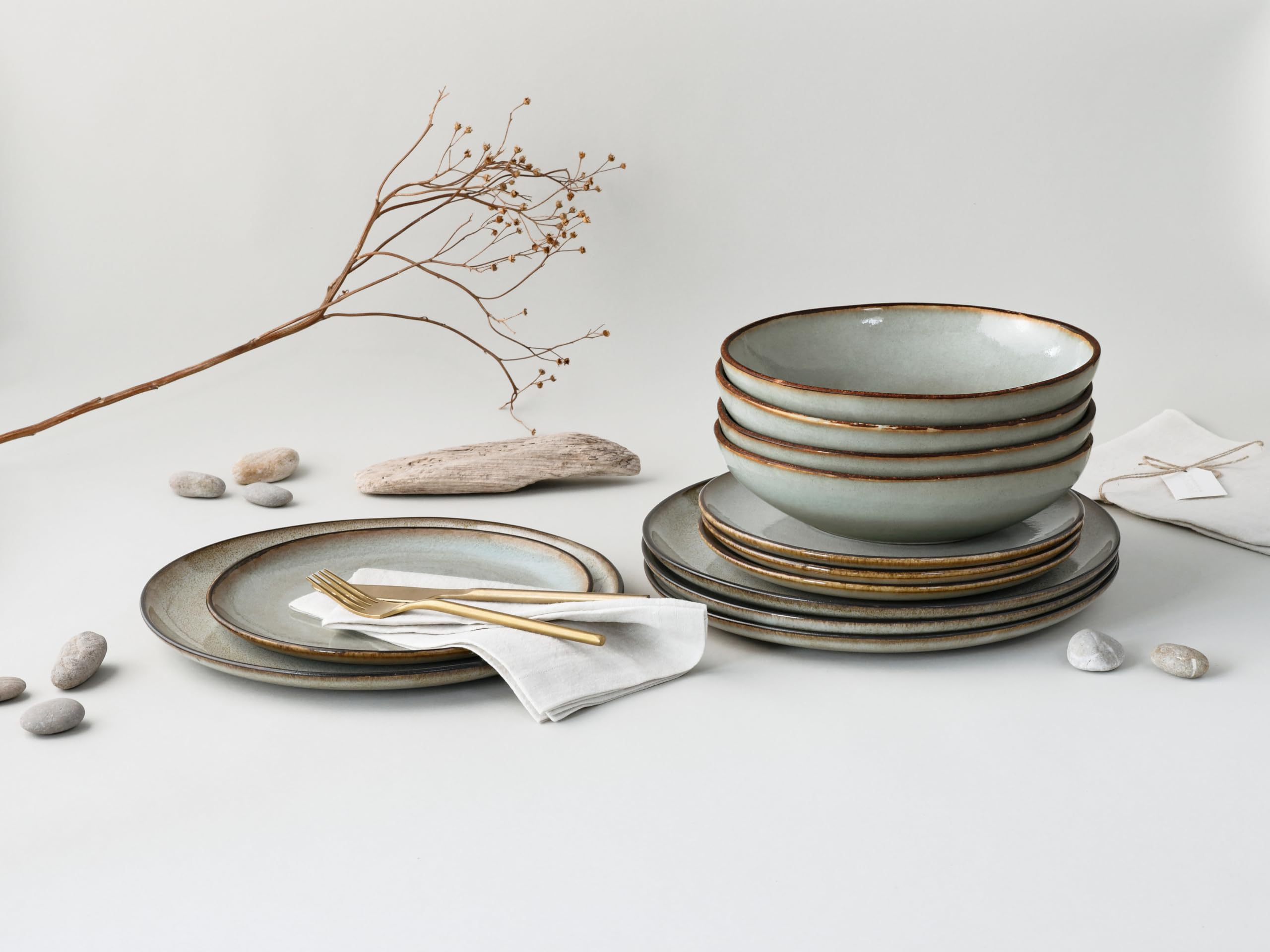CreaTable, 14438, Serie Stone Town Grey, 12-teiliges Geschirrset für 4 Personen, Teller Set aus Steinzeug, spülmaschinen- und mikrowellengeeignet, Made in Europe