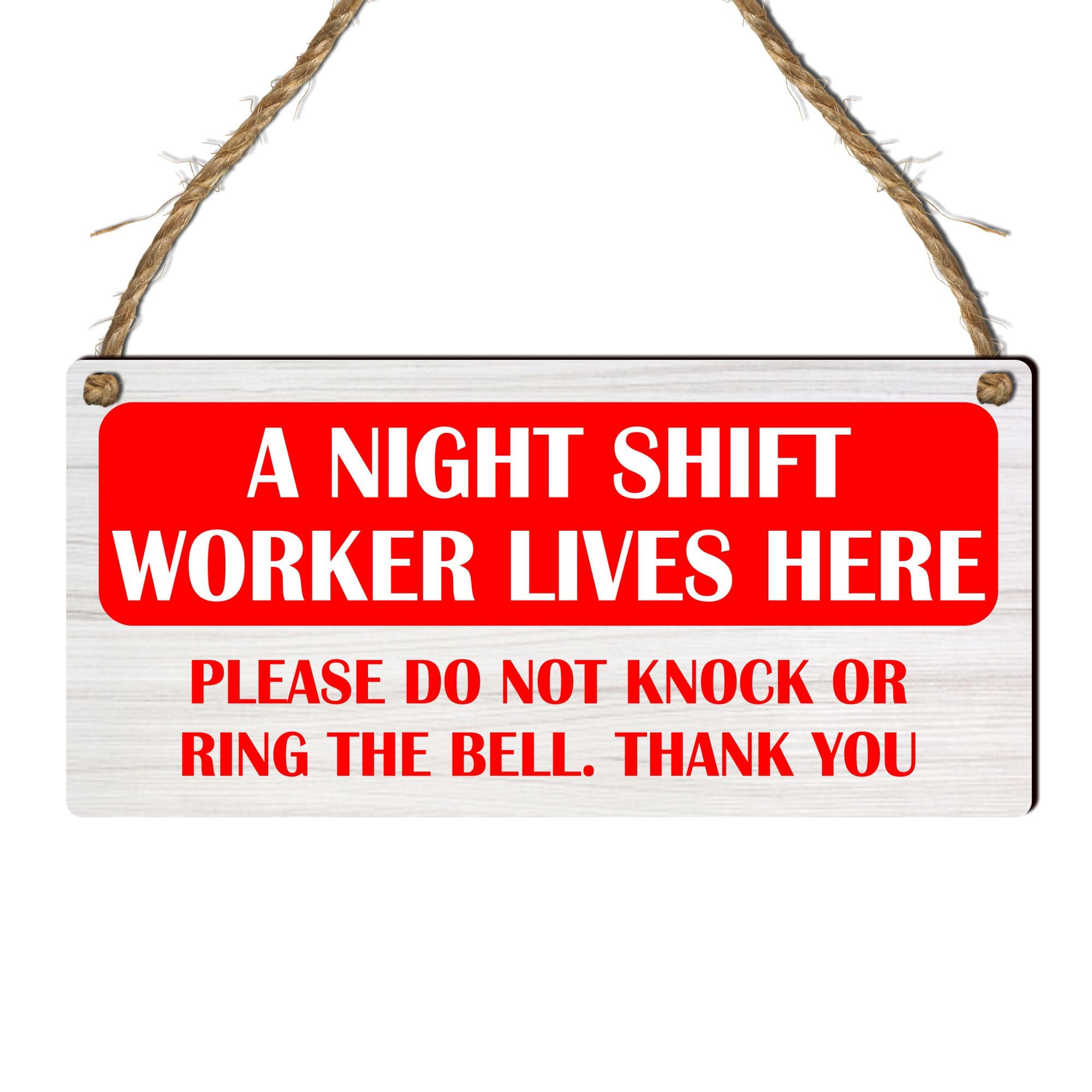 "A Night Shift Worker Lives Here" Warning Sign - MDF Wood Door Plaque for Undisturbed Rest - for Indoor Use - Perfect for Day Sleepers, Nurses, Security Personnel (XL: 38.5 cm (W) × 18.5 cm (H))