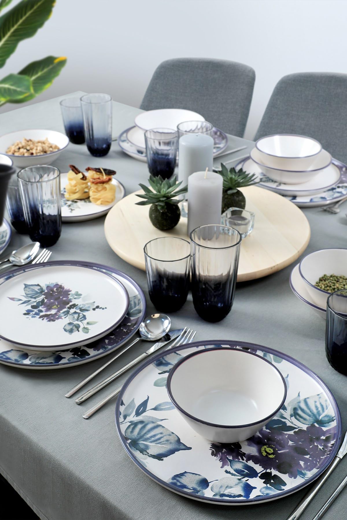 Elegante set da 24 pezzi, in ceramica, antibatterico e facile da pulire, bianco, blu e viola, include 6 piastre di servizio (28 cm), ciotole e dessert