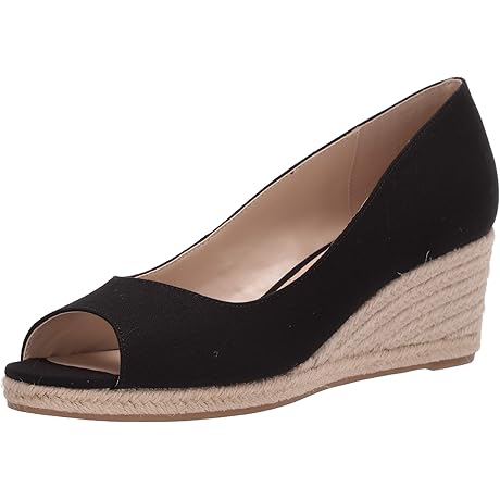 Breezy Woven Delight: Women's Nuri Wedge Sandals