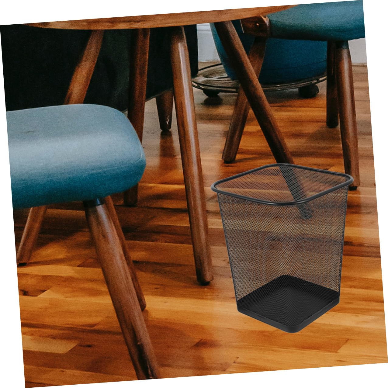 2pcs Metal Mesh Wastebasket Sturdy Hollow Design Recycling Bin for Kitchen Office Bedroom with Breathable Structure and Wide Opening for Convenient Garbage Disposal