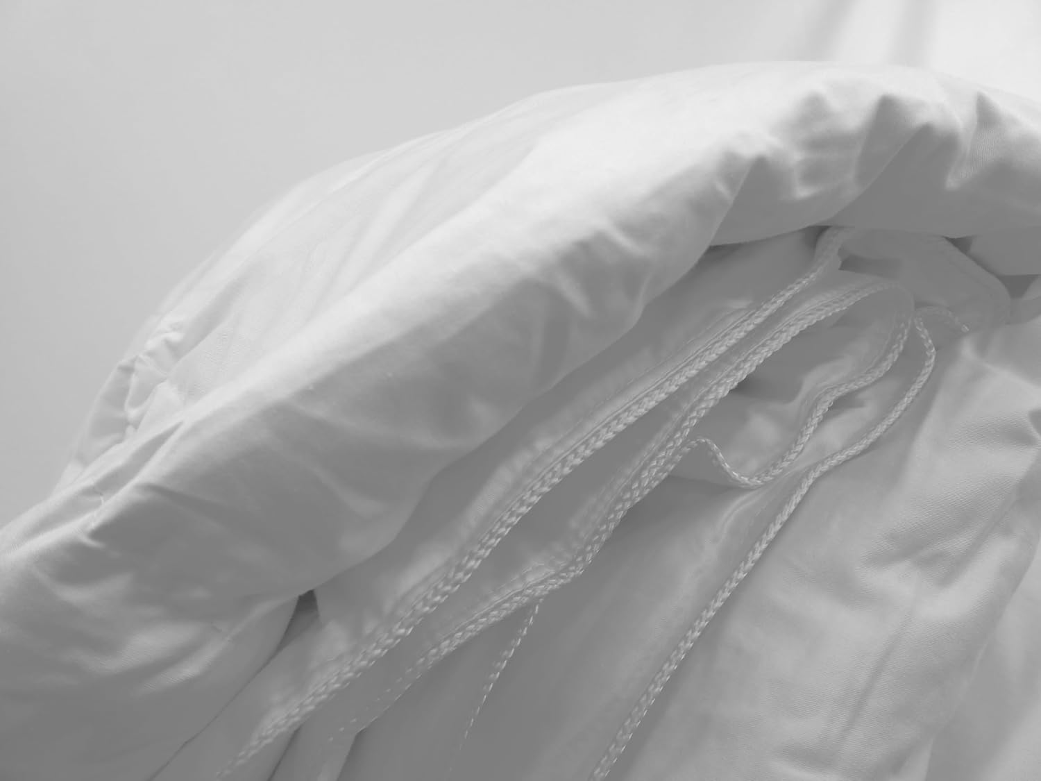 sheetsnthings Down Comforter Medium Weight/Warmth (Full-Queen) 100-Percent Cotton Shell, Solid Pattern, Standard Down Fill, All Seasons Duvet Insert