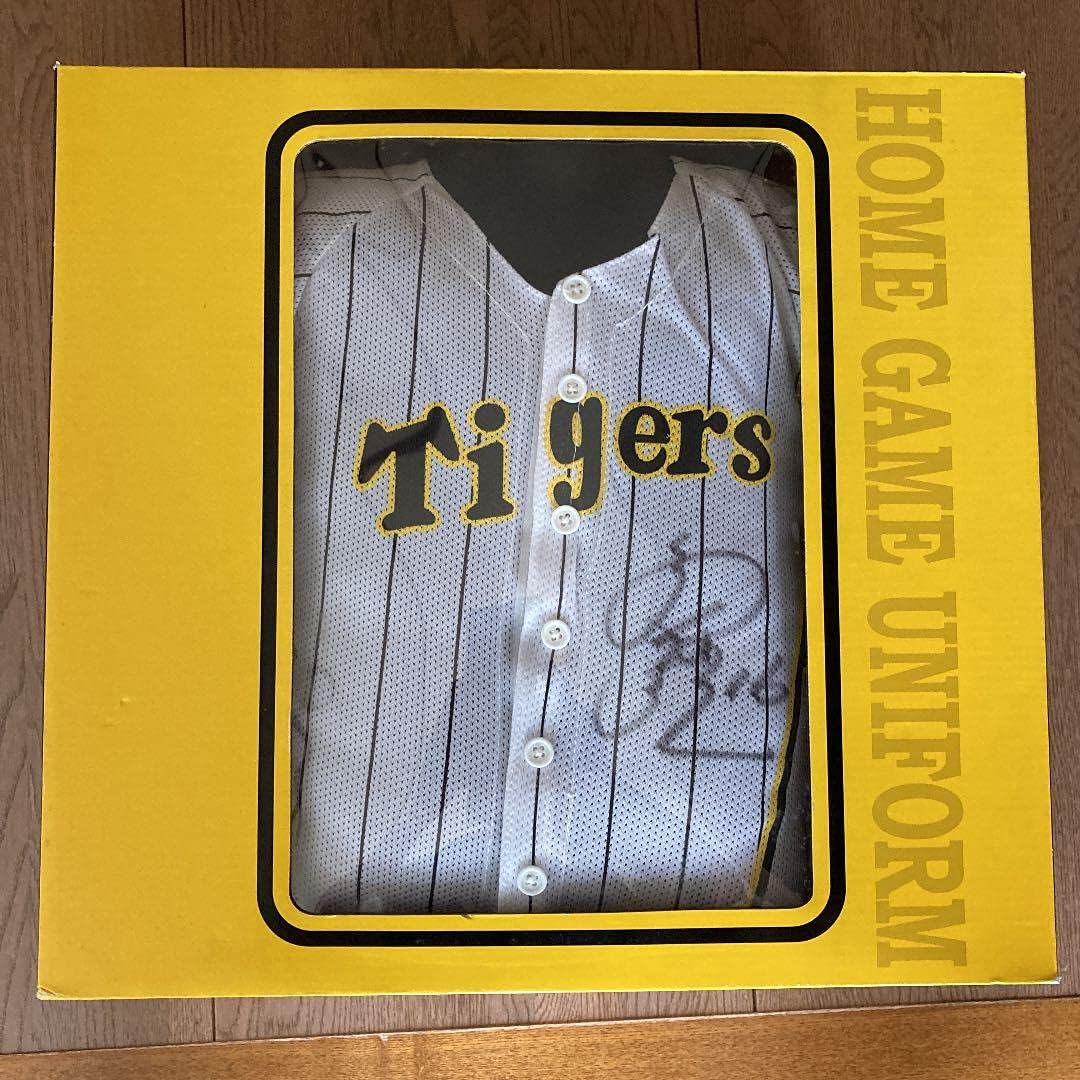 阪神タイガース ホーム&ビジター・ユニフォーム型クッション直筆サイン