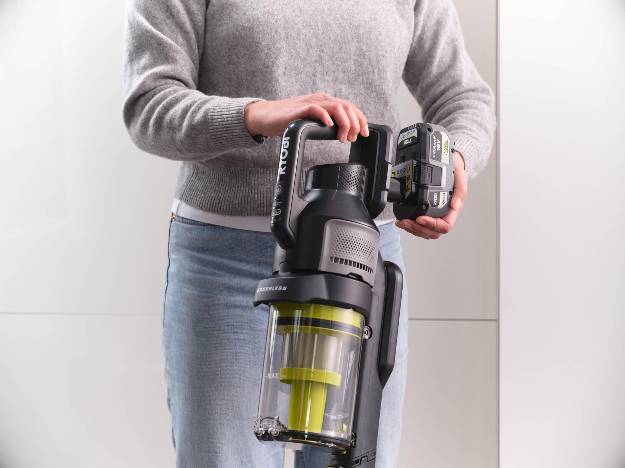 RYOBI RASV18BL-0 Aspirapolvere Senza Fili 18V ONE+™ con Motore Brushless, Potenza di Aspirazione 135 Air Watt, Tecnologia Anti-Groviglio, Batteria Non inclusa
