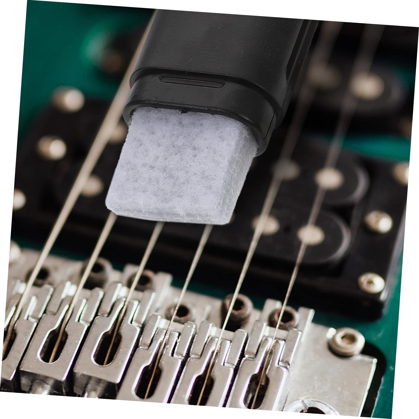 BESTonZON Kit de Reparación de Guitarra 72 Piezas, Portátil, Bolsa de Almacenamiento, para Mantenimiento y Limpieza de Instrumentos Color Aleatorio