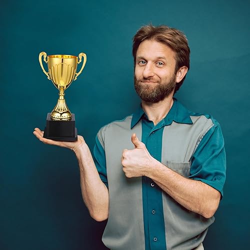 Miniatura 7 de BESPORTBLE Mini trofeo, pequeña copa dorada de trofeo con base cuadrada negra, trofeo ganador de trofeo de plástico para premios deportivos para