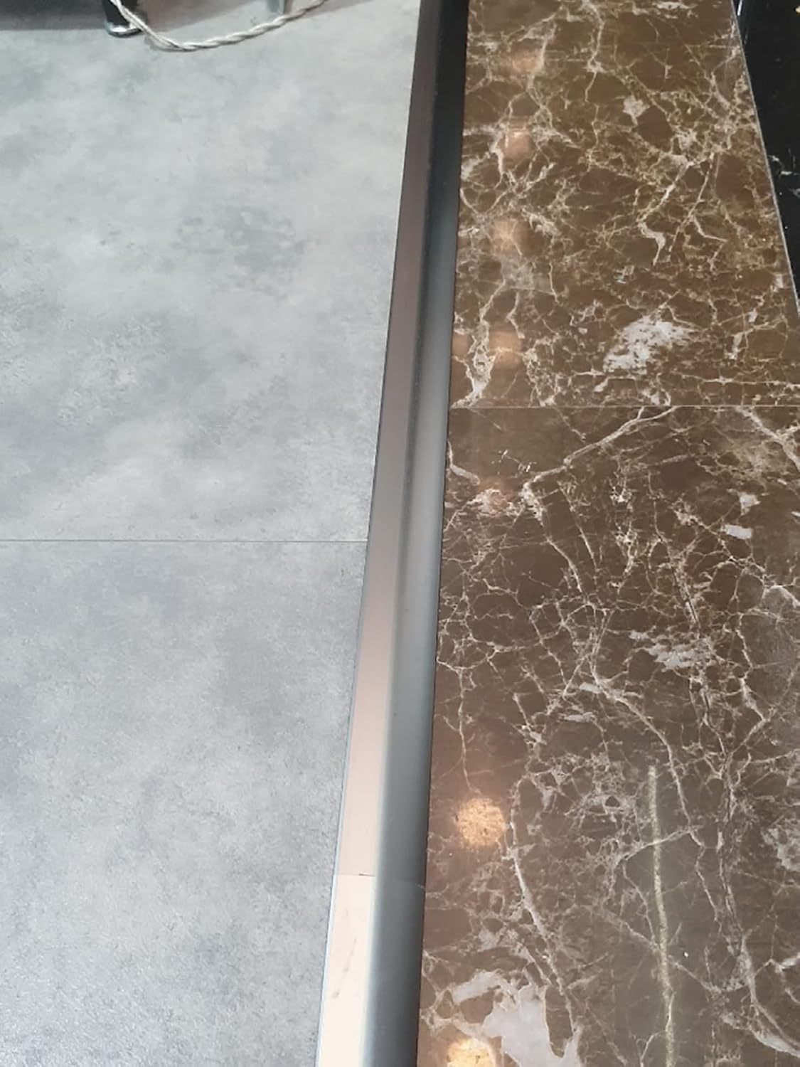 Aluminum Floor Transition Threshold Strip Wood to Tile, 5.2cm/2" Wide Doorway Thresholds Reducer Trim Strips, Matte Carpet Edging Cover Door Bar, Silver, 100cm/39