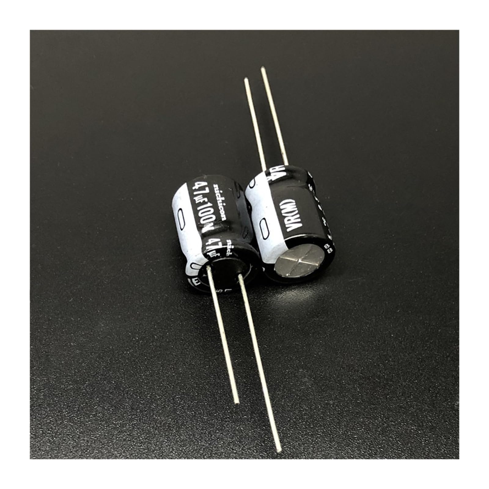 Condensateurs 47uF 100V miniatures pour projets de domotique DIY