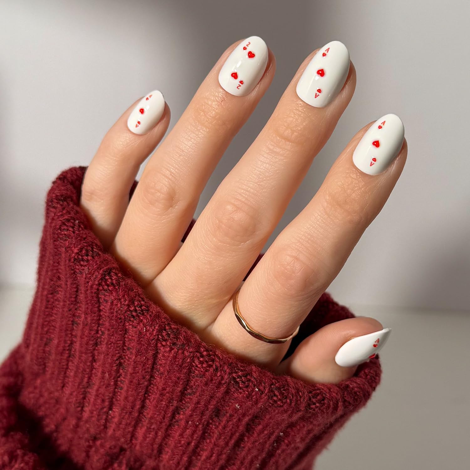 Valentines Day Glamnetic Press On Nails - Ace of Hearts | Short Oval Fake Nails in White Solid Base with Raised Ace of Hearts Graphics in a Glossy Finish | 15 Sizes - 30 Nail Kit with Glue