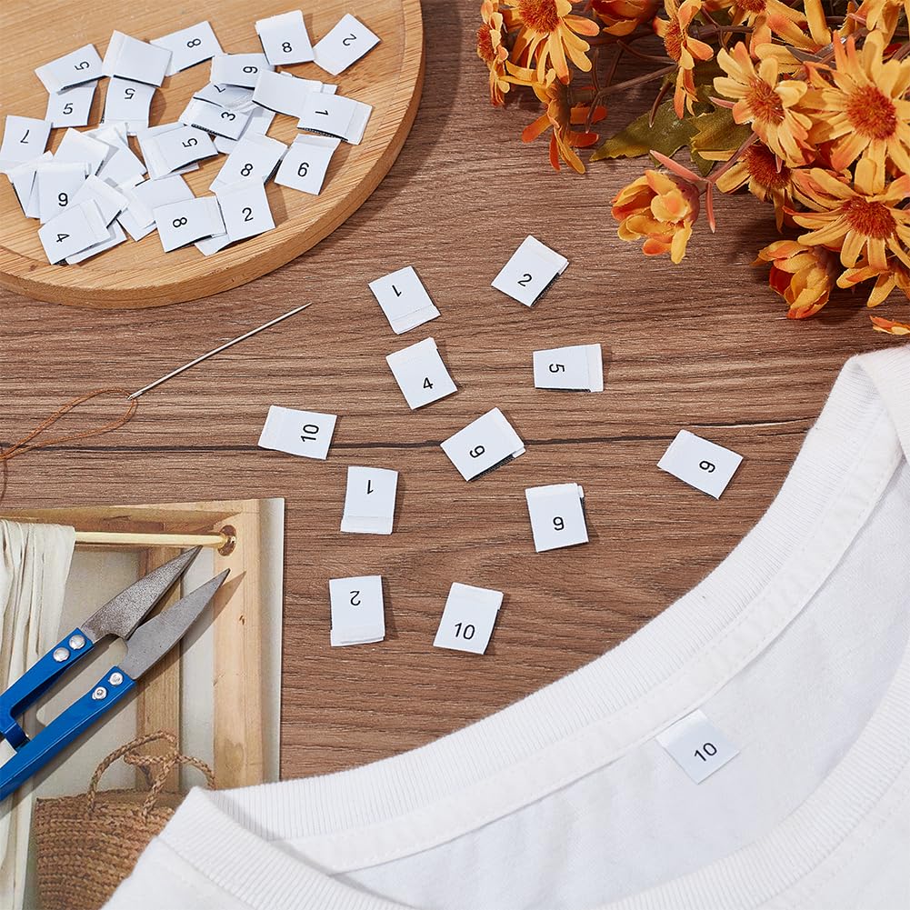 BENECREAT 400 etichette in poliestere per vestiti, 10 stili, colore bianco, accessori per abbigliamento, etichette da cucito per abiti, tute, camicie, camicette o tovaglioli, numeri da 1 a 10