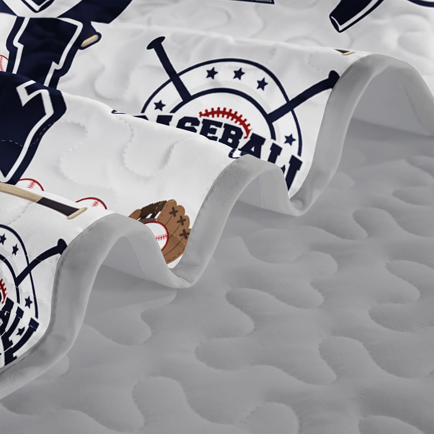 QOOMO Baseball Quilt Set Full/Queen Size,Sports Bedspread Coverlet Set,Sports Games 3Pcs Bedding Set Printed Quilt with 2 Pillowcases,Soft and Lightweight,for All Seasons