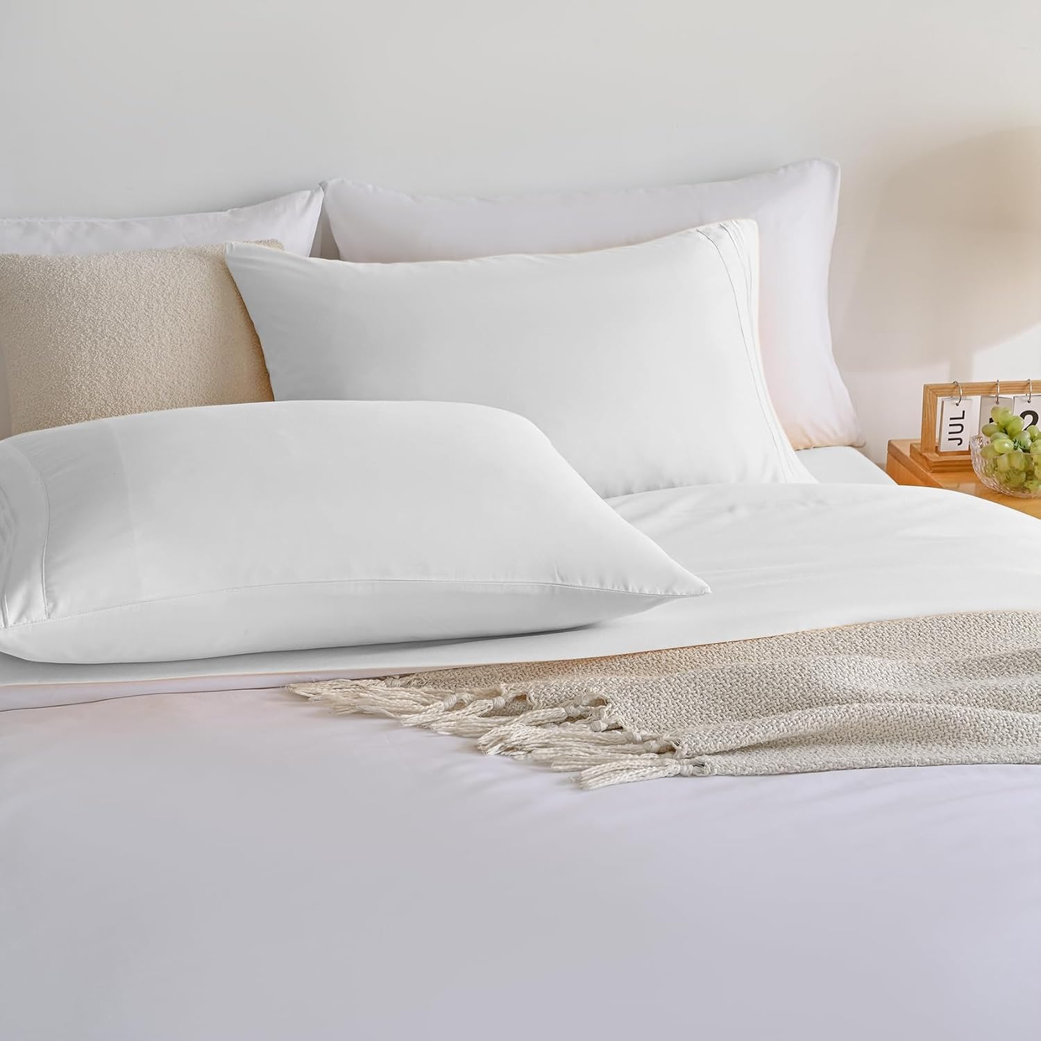 Yibeizi Twin Sheets Set, White Cooling Hypoallergenic Microfiber Single Bed Sheets, Soft Oeko-Tex Extra Deep Pocket Sheets & Pillowcases Wrinkle Free Bedsheets