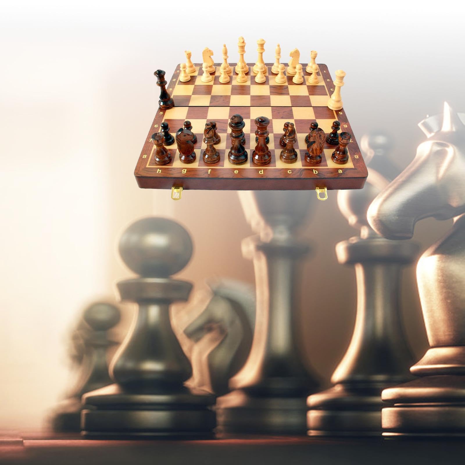 Amusez-Vous en intérieur comme en extérieur avec ce Jeu d'échecs Palissandre, livré avec Son Coffret de Rangement et sa Finition élégante. Un Jeu de société