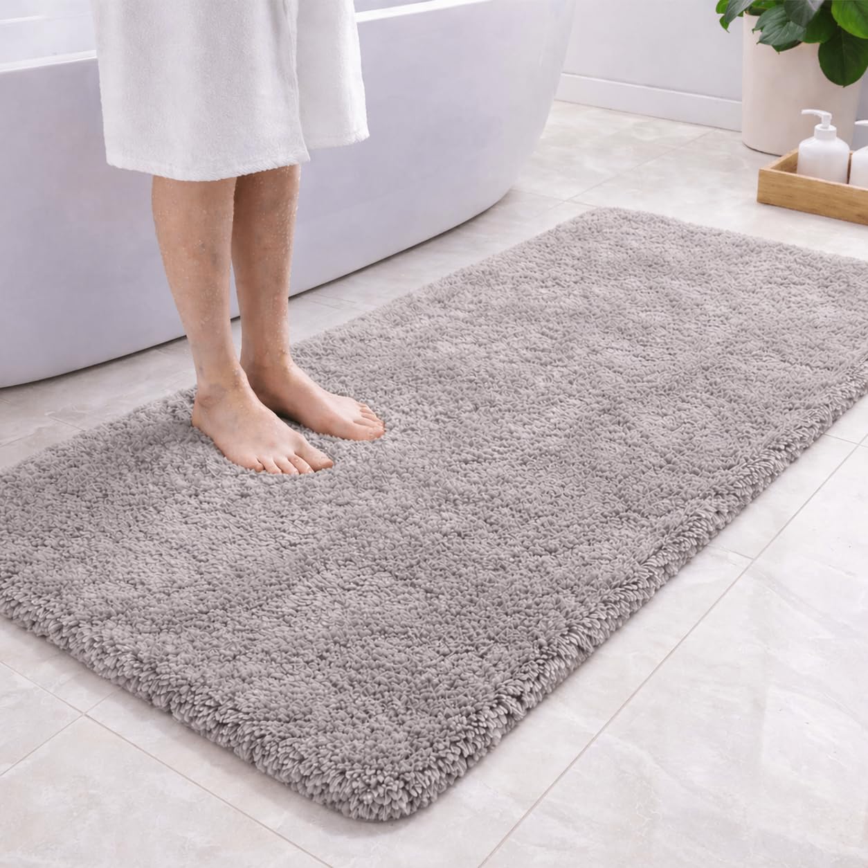 PUFFMAT Microfibre Bath Mat 120 x 60 cm Light Grey, Absorbent Bathroom Rug with Soft Plush Pile and TPR Backing, Machine Washable Bathroom Mat for Shower, Bathtub, Toilet and Guest Bathroom