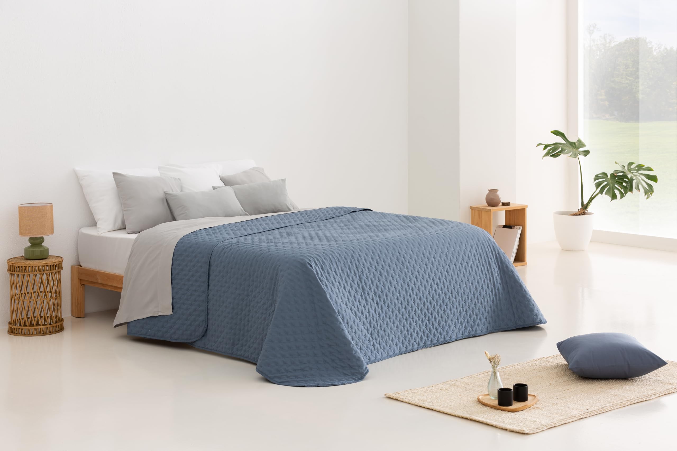 Todocama Thin Bedspread with Star Design for Spring, Summer, Autumn and Winter. 100% Extra Soft Microfibre. Multipurpose Bed Cover 80/90-180 x 260 cm Grey Blue
