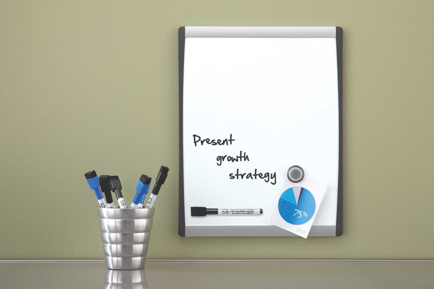 Nobo Mała tablica magnetyczna z ramą łukową, do montażu na ścianie, zawiera 1 x marker, magnesy i samoprzylepne podkładki piankowe, do domu/biura, 280 mm x 355 mm