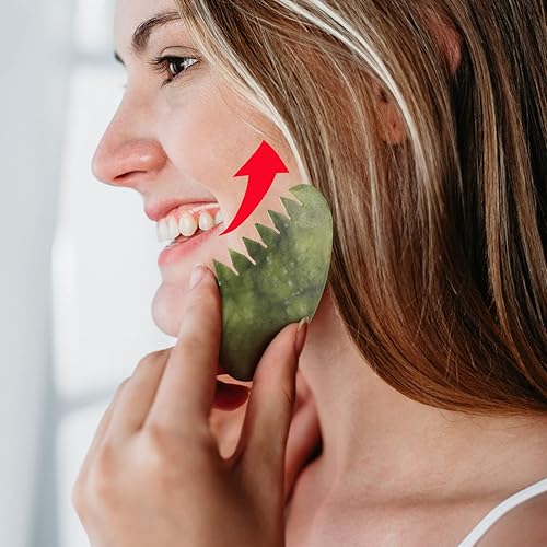 Miniatura 5 de Healifty Jade Gua Sha Peine para masaje del cuero cabelludo y cuidado del cabello, herramienta de raspado de jade natural de 3.5 pulgadas para