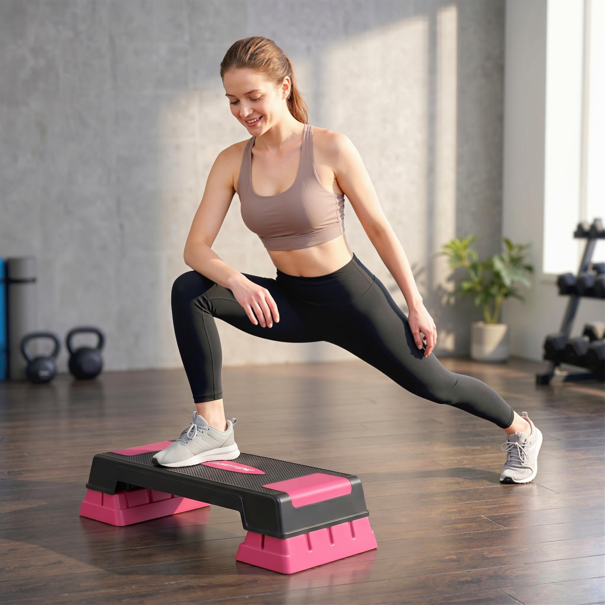 SPORTNOW Steppbrett höhenverstellbar Fitness Aerobic Stepper mit 3 Stufen (12/17,5/22,5 cm), Anti-Rutsch-Matte, Rutschfest Step Bench für Zuhause Fitnessstudio Büro Schwarz+Rosa