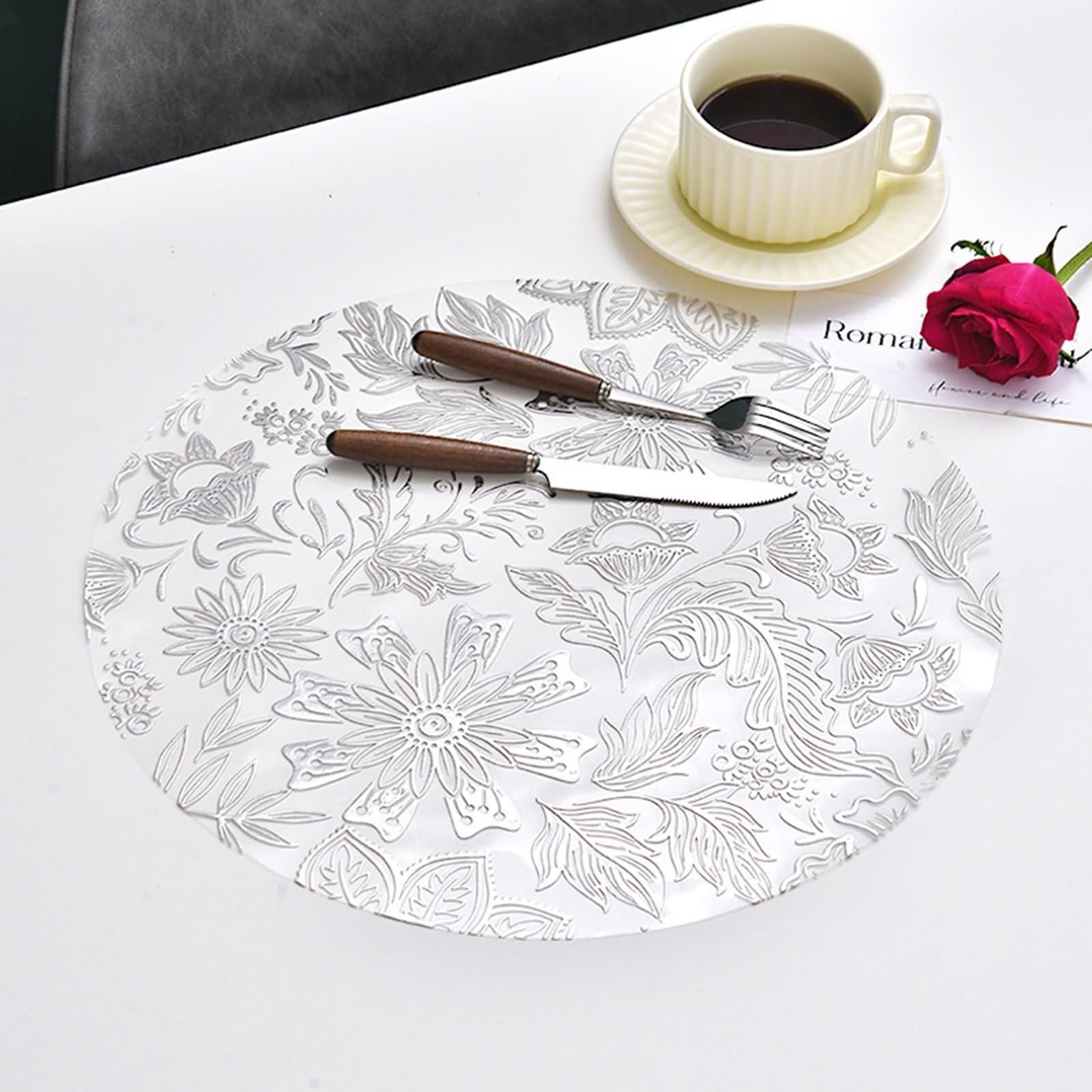 Dessous de table en PVC argenté 38cm anti-tache motif tulipes pour repas sans stress | Lot de 4