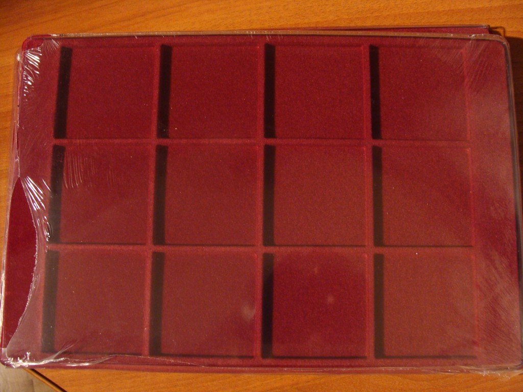 Schulz Red Tray P12 For Medals 65Mm With Clear Cover