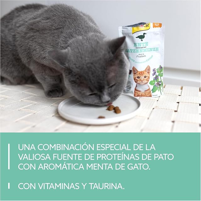 Foto 3 de 6 de GimCat Snacks crujientes de Pato con Hierba gatera - Golosinas para Gatos crujientes y ricas en proteínas
