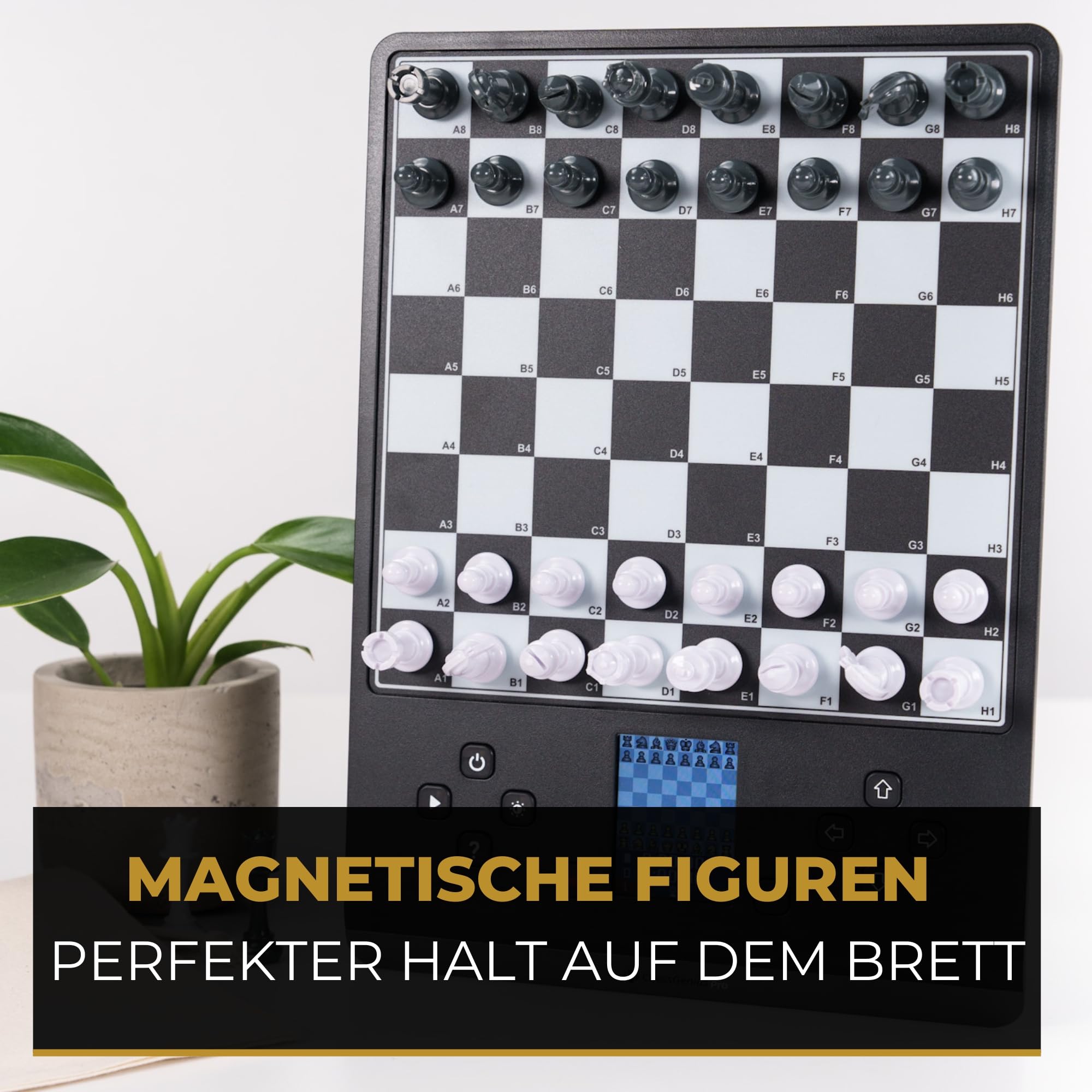 MILLENNIUM ChessGenius PRO M815 – Schachcomputer für Anfänger & Fortgeschrittene, Smarter Schachtrainer mit vielfältigen Übungsoptionen und anpassbaren Schwierigkeitsgraden, großes Spielfeld