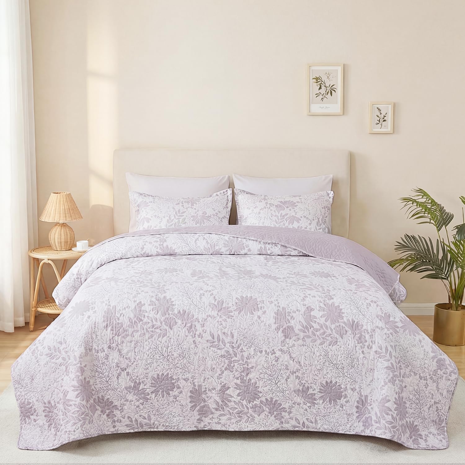 Botanical Quilt Set, Gray Floral Quilt Lightweight Bedspread, Leaf Pattern, 3 Piece Soft Microfiber Coverlet Set with Pillow Shams (104” x 90”)