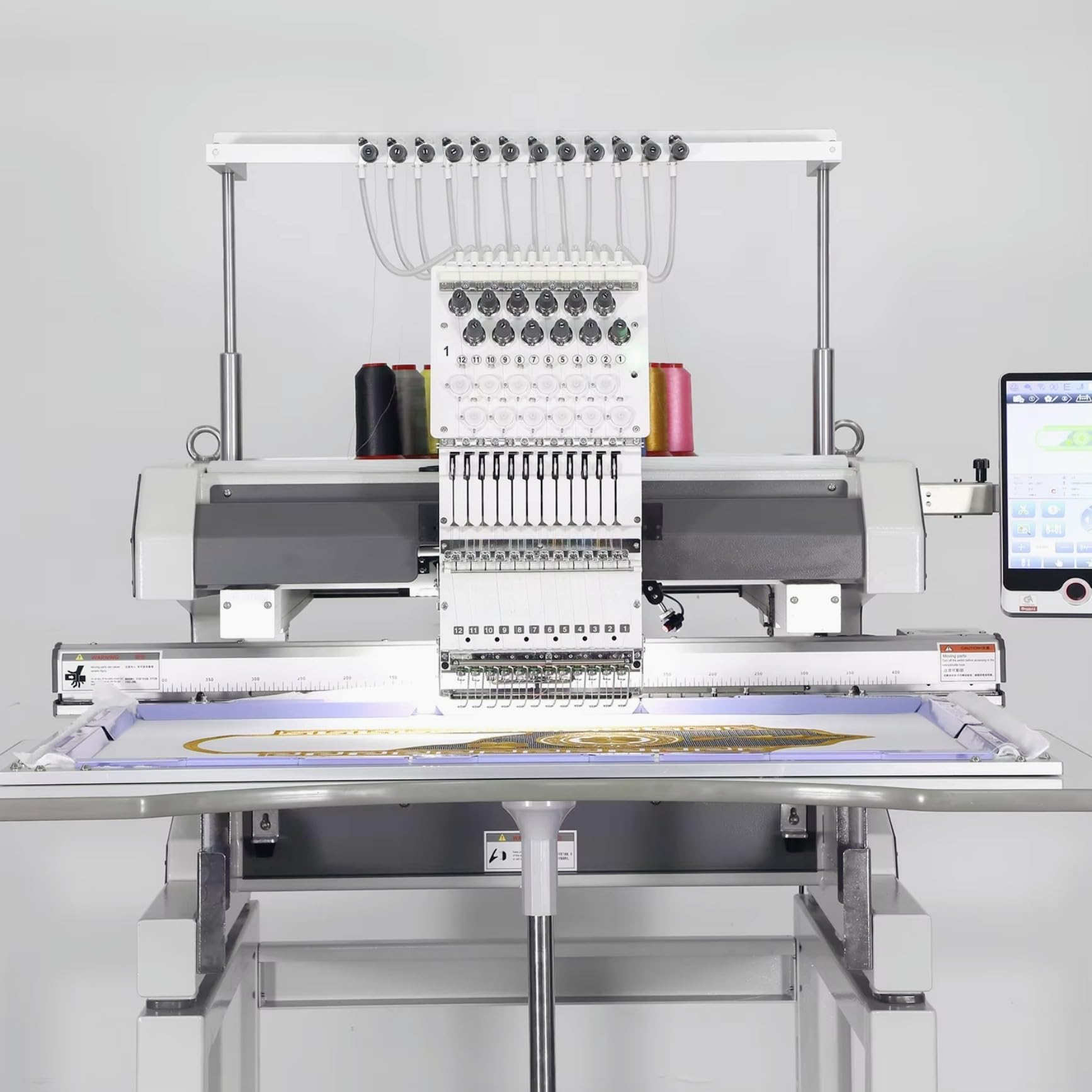Smart Stitch Stickmaschine mit KI-Digitalisierungslink | Automatische Formatkonvertierung Nähgerät übersetzt automatisch Vektorgrafiken in makellose Stichdateien.