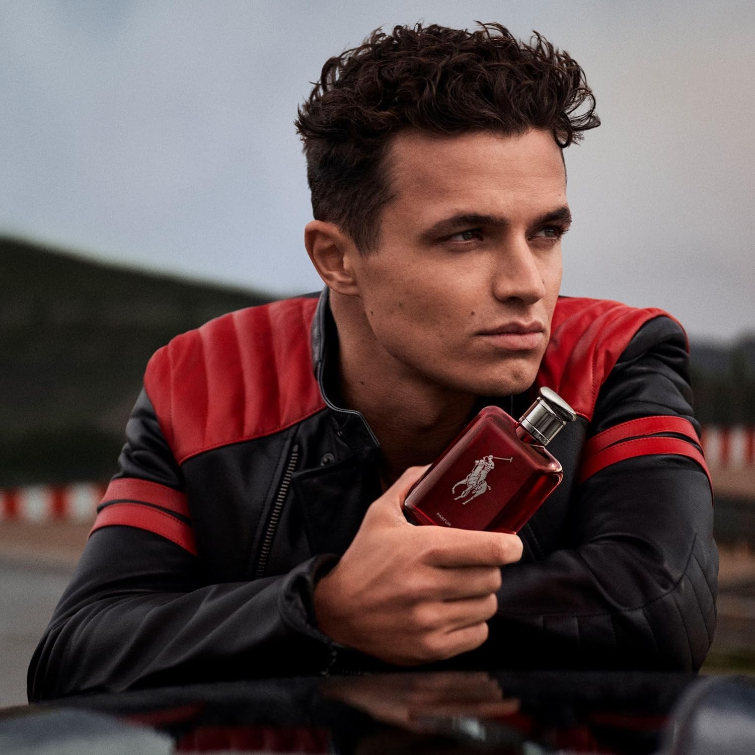 Ralph Lauren Polo Red Parfum für Herren, würzig-sinnlicher Duft mit Absinth, Blutorange & Zedernholz, für selbstbewusste Männer, 125 ml
