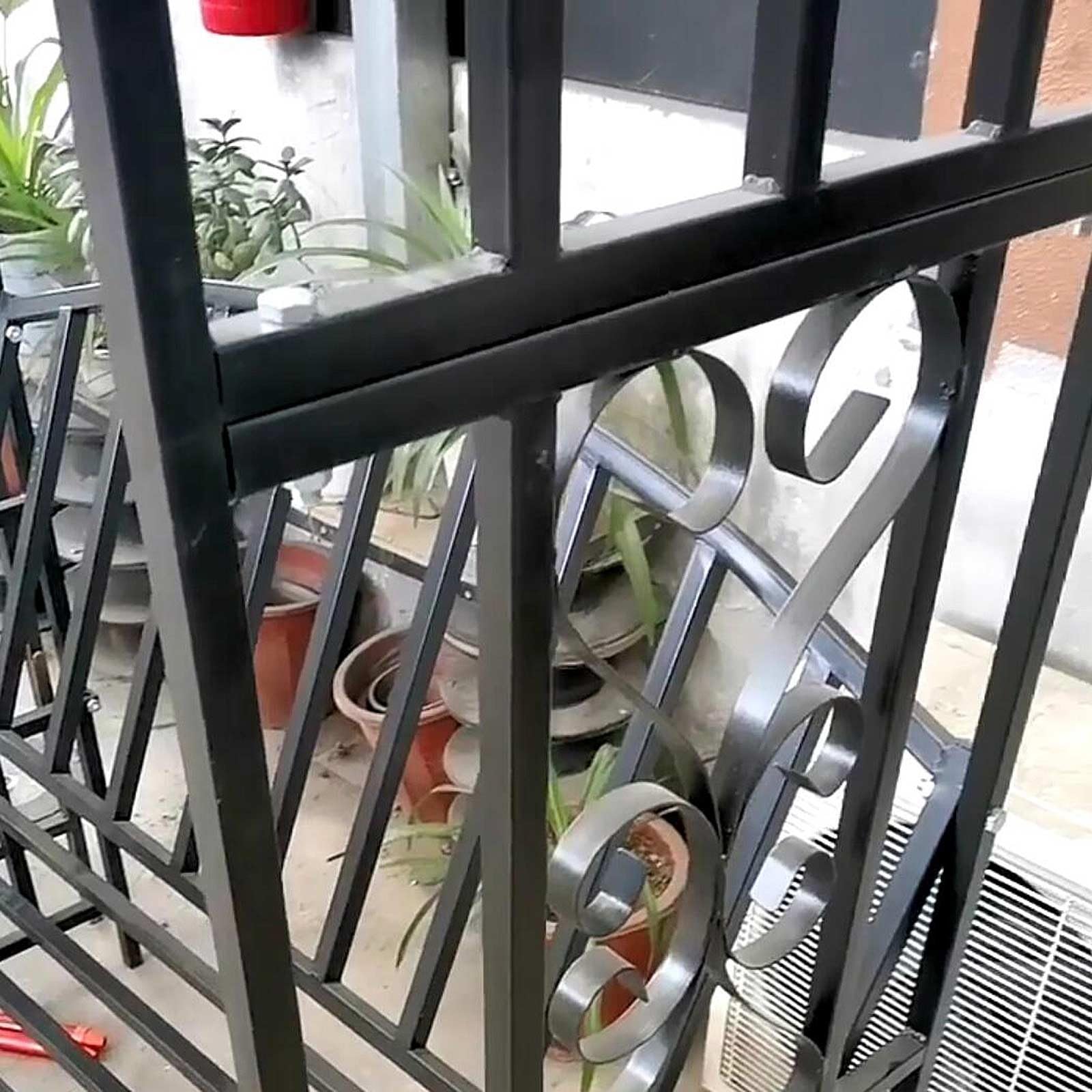 Treillis de jardin en métal robuste avec banc – Parfait pour les plantes grimpantes et la décoration extérieure – Arche robuste pour l'aménagement paysager de jardin