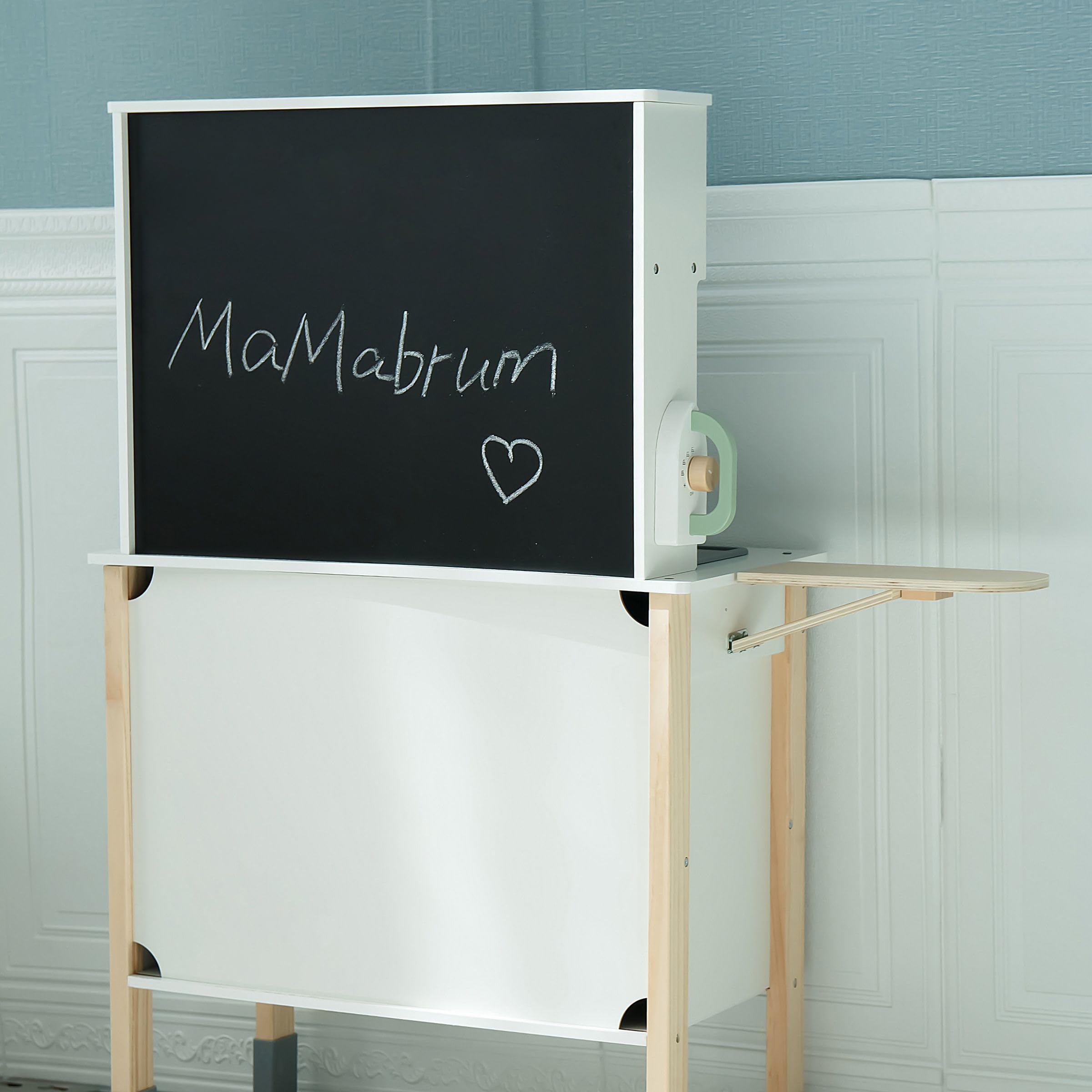 Mamabrum Cuisine en Bois Montessori Interactive – Plaque sonore & Lumineuse, Micro-Ondes, Lave-Vaisselle, Lave-Linge, Tableau Noir, Accessoires – Hauteur réglable dès 3 Ans