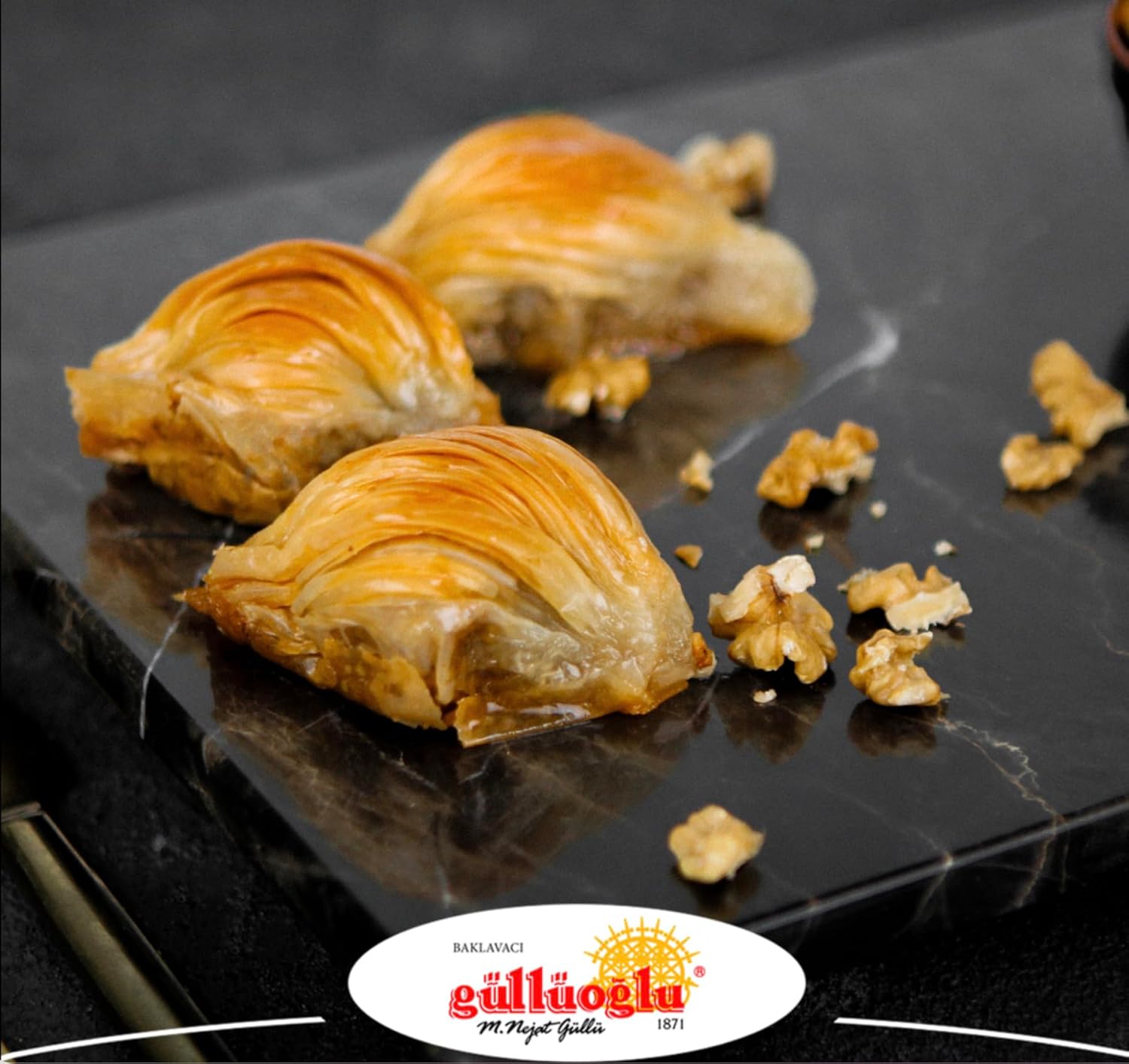 Gulluoglu Mussel Shaped Walnut Baklava, 20 Pieces (2.2 lb-1000 gr), daily fresh shipment from Istanbul/Turkey