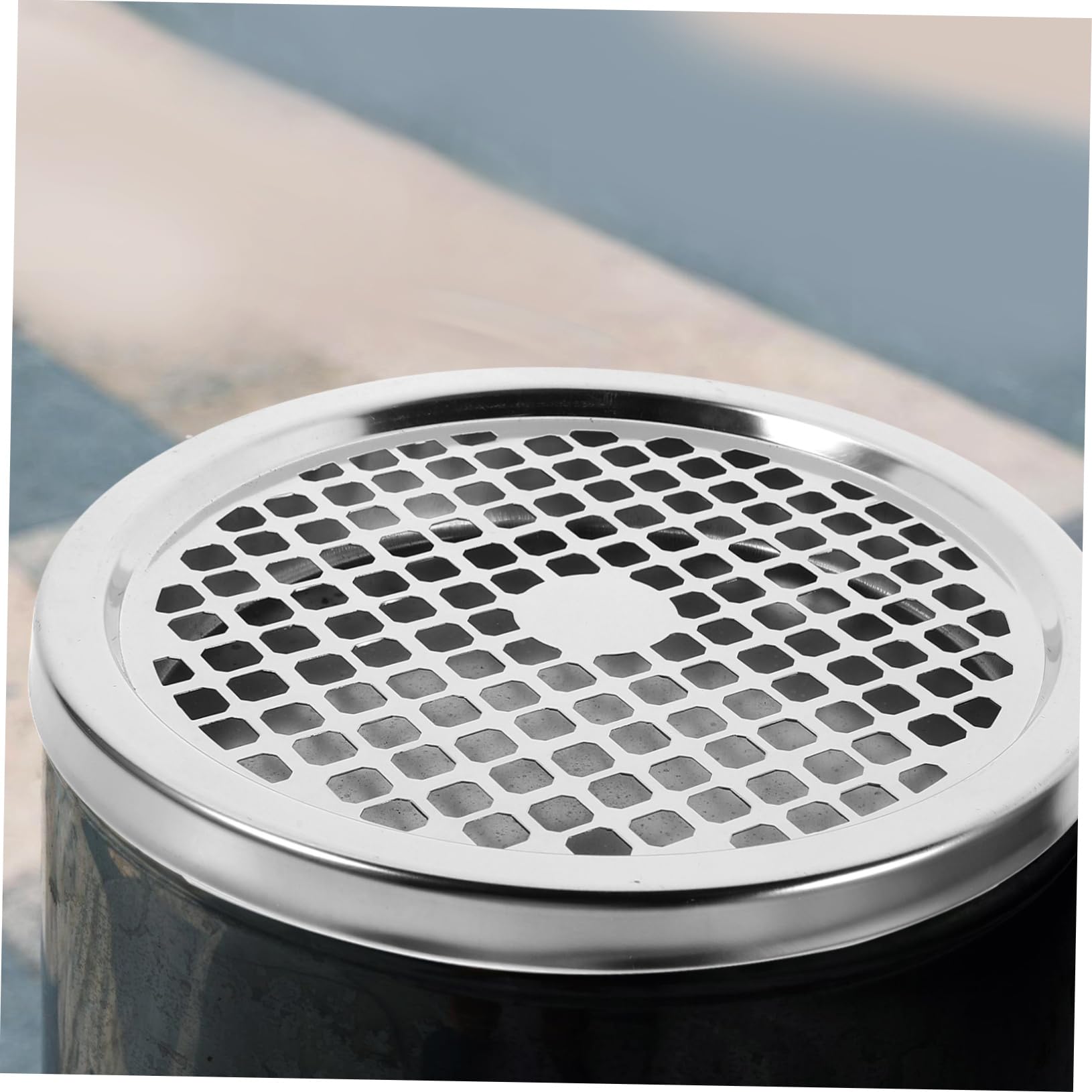 Alipis Portacenere da Esterno in Acciaio Inox Argento Coperchio Raffinato e Pratico, per Hotel e Vari Ambienti, Previene Odori Sgradevoli e Spegne Fumo