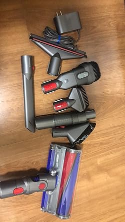 Dyson v11 fluffy 1年ほど使用 別売りスタンド付