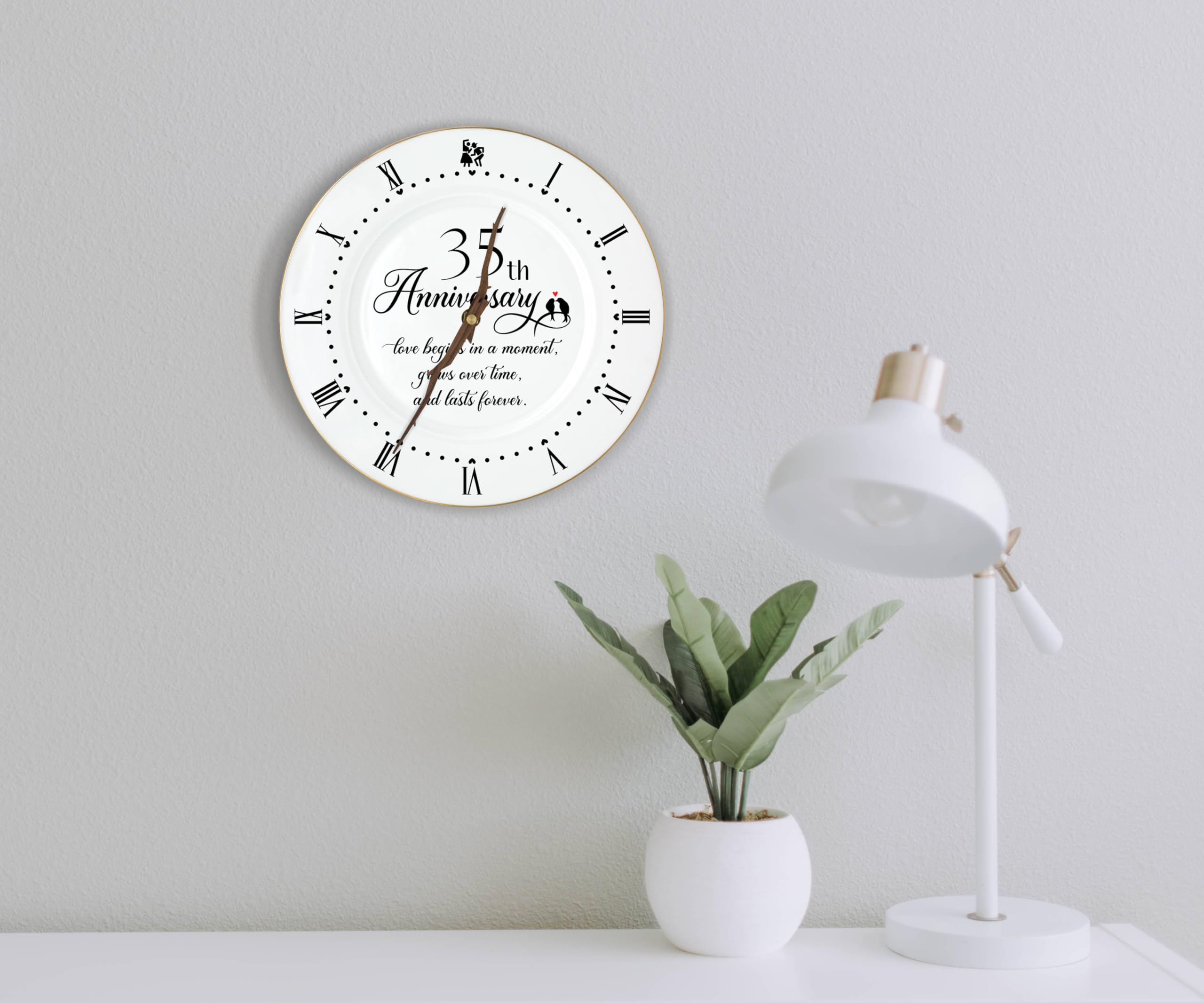 TOBOHU 35th Anniversary Porcelain Clock with Gold Foil - Image 2