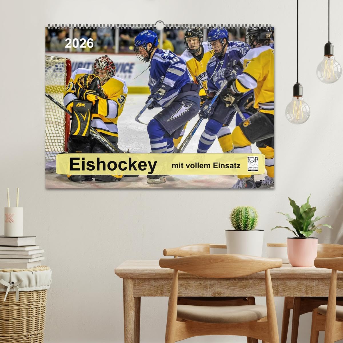 Mit vollem Einsatz - Eishockey (Wandkalender 2026 DIN A2 quer), CALVENDO Monatskalender: Eishockey, Teamsport der Extra-Klasse - beispiellose ... Härte und Schnelligkeit (CALVENDO Sport)