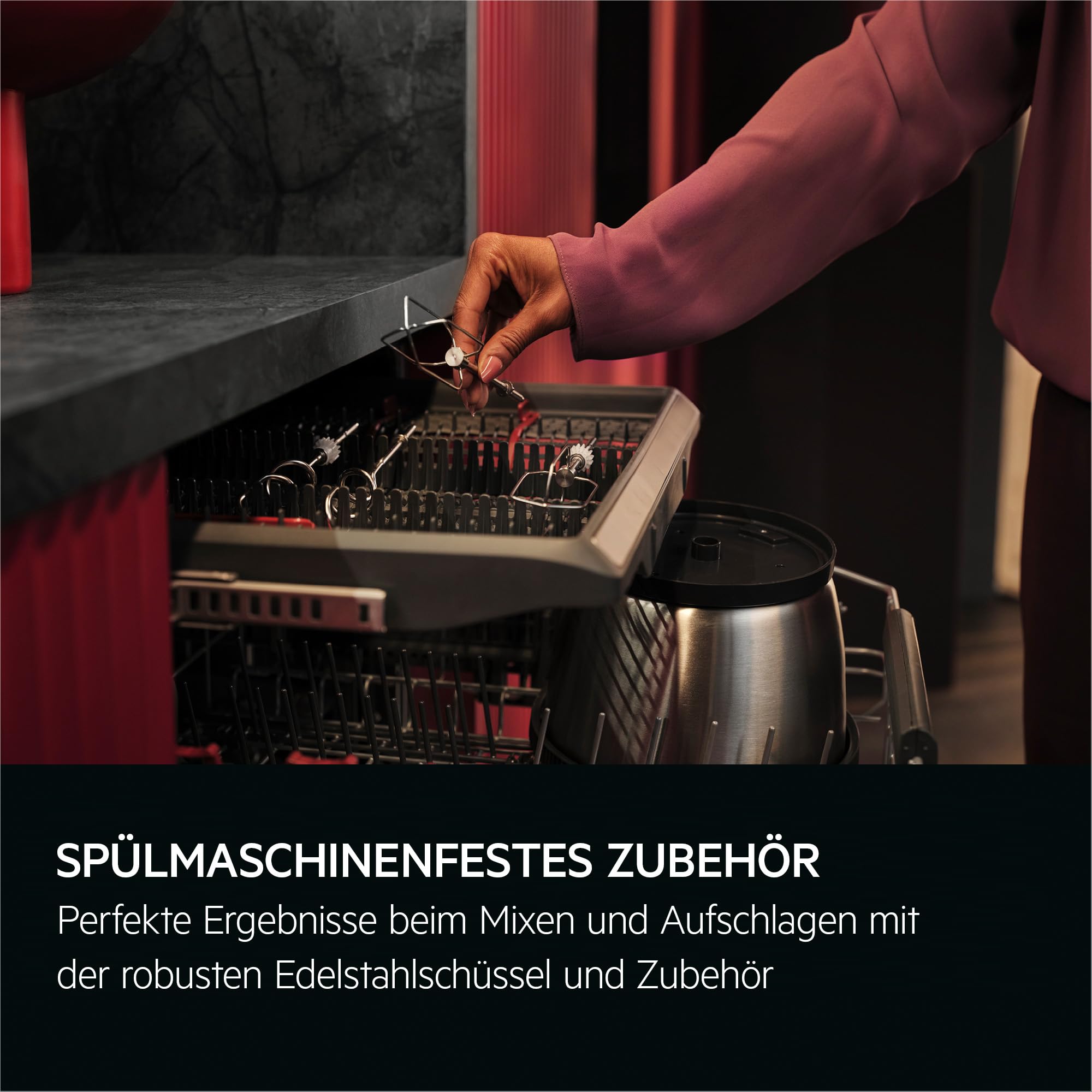 AEG Handmixer, 5 Geschwindigkeitsstufen, Turbo-Funktion für Höchstleistung, Auswurftaste, 2 Rührbesen, 2 Knethaken, Zubehörstation, spülmaschinenfest, 500 Watt, 1,2 m Kabel, weiß, AHM4W