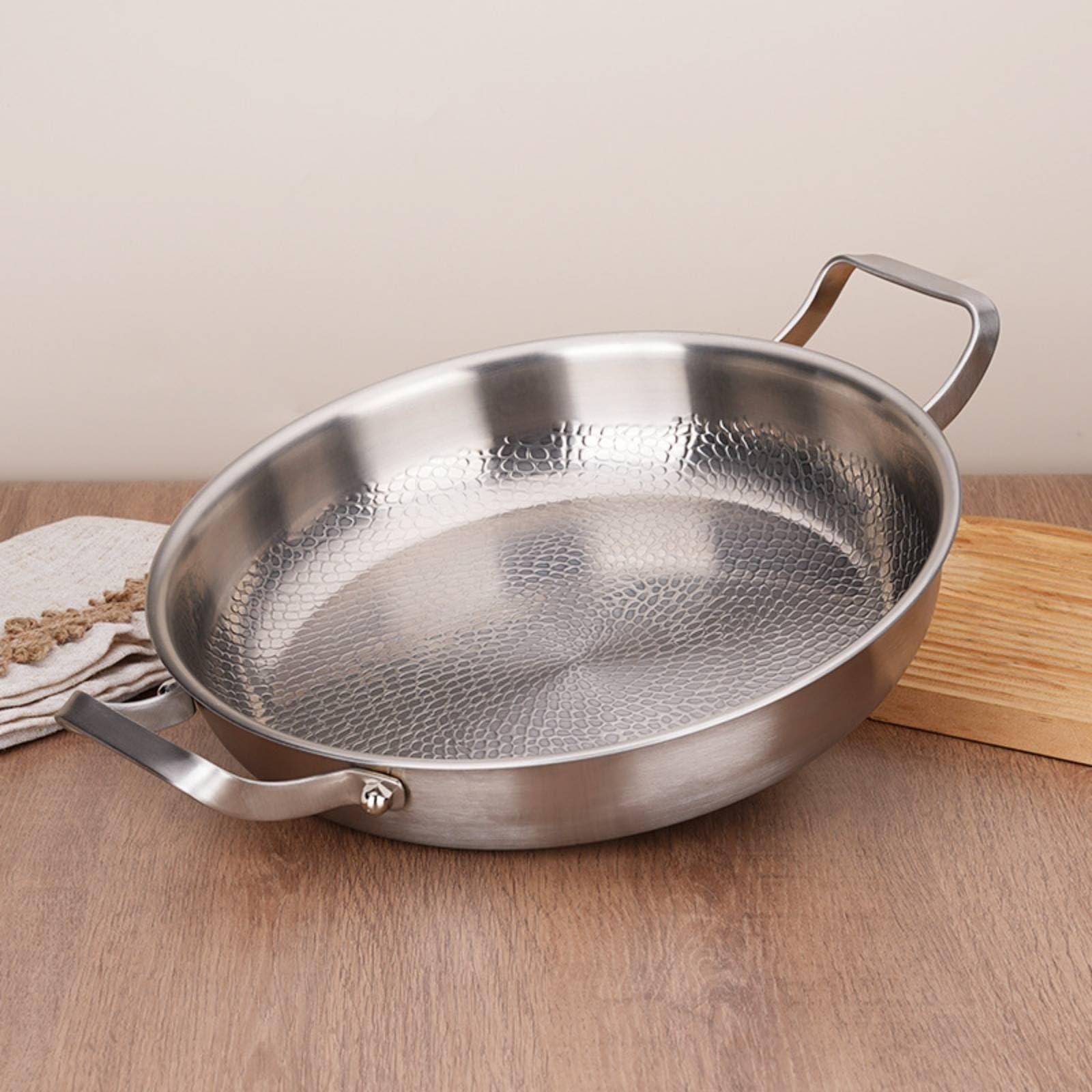 Qianly Titanium-Bratpfanne mit zwei Griffen ohne chemische Beschichtung Titanpfanne unbeschichtet unbeschichtete Wabenpfanne, 30CM