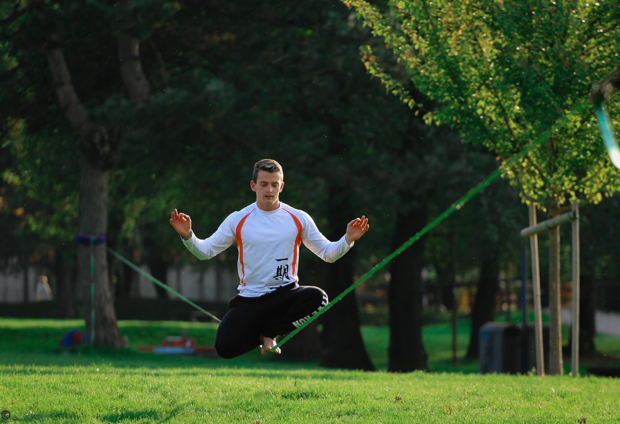 Longline Slackline Kit - Primitive 30 - Contiene Linea da camminata, Moschettoni, Anelli e Sling per tendere e Sacca da trasporto - Set Completo Lunghezza 30m