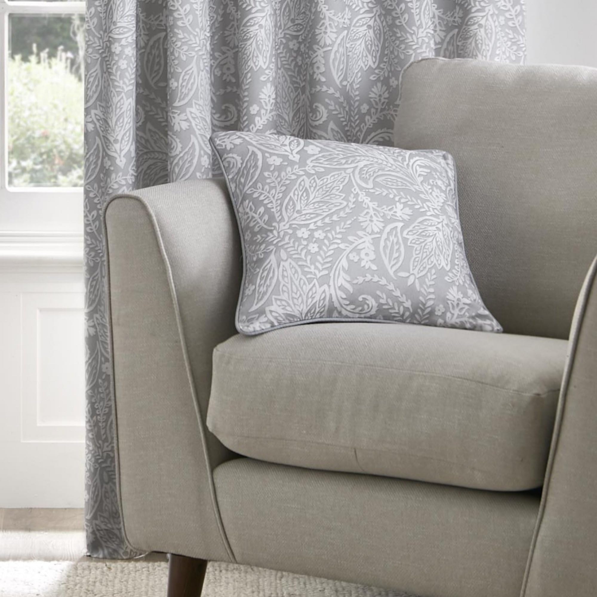 Dreams & Drapes - Grey Jacobean Cushion (43 x 43cm) - 100% Cotton - Matching Curtains Available - Vintage Floral Cushion in Light Grey