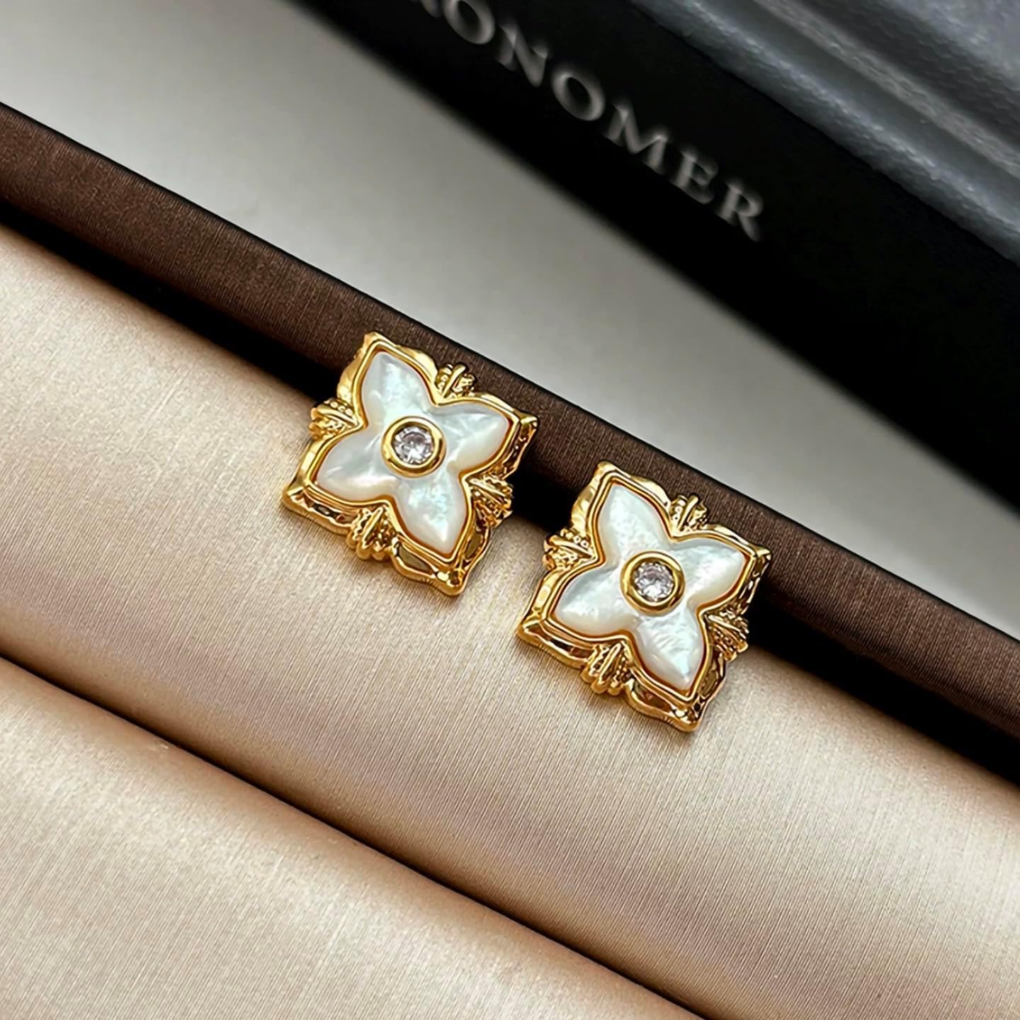 Gold Clover Necklace for Women, Double-Sided Pendant by 18K Gold-plated inlaid Natural Stone Pendant Necklace,Turquoise/Malachite/Black Onyx Stone/White Mother of Pearl,Jewelry Gift for Women