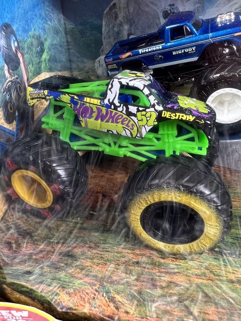 ホットウィール MONSTER TRUCKS モンスタートラック 5台セット Amazon.co.jp: ホットウィール monster trucks モンスター