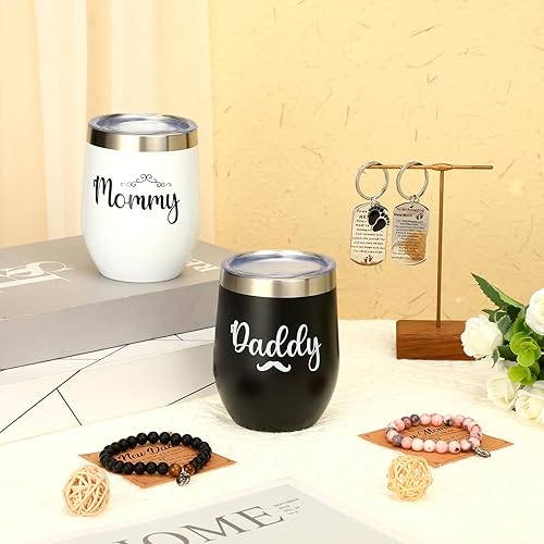 Miniatura 6 de Mifoci Los regalos de embarazo para padres primerizos incluyen 2 vasos para mamá y papá, 2 llaveros, 2 pulseras de cuentas, regalos para padres