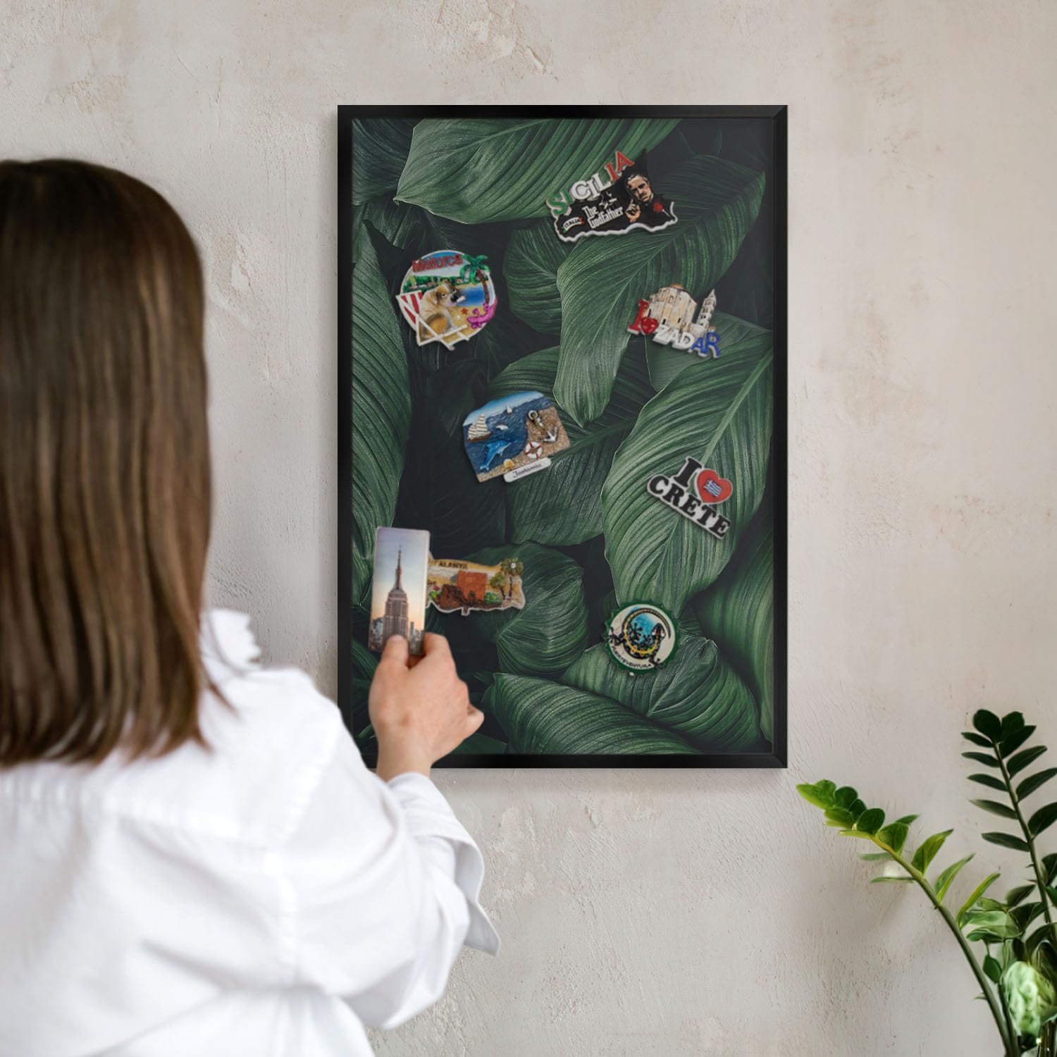 Panel Magnético 60x40 cm | con Marco Negro | El Verdor De La Naturaleza | Montaje Fácil | Pizarra de Pared | Para Restaurante y Bar | Expositor para Menú, Ofertas del Día