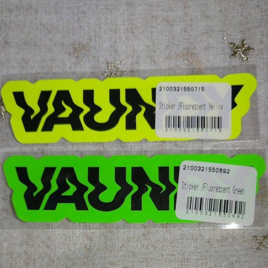 vaundy 限定グッズ Keychain ステッカー 81NzhaSvksL._UF350,350_QL50_.jpg