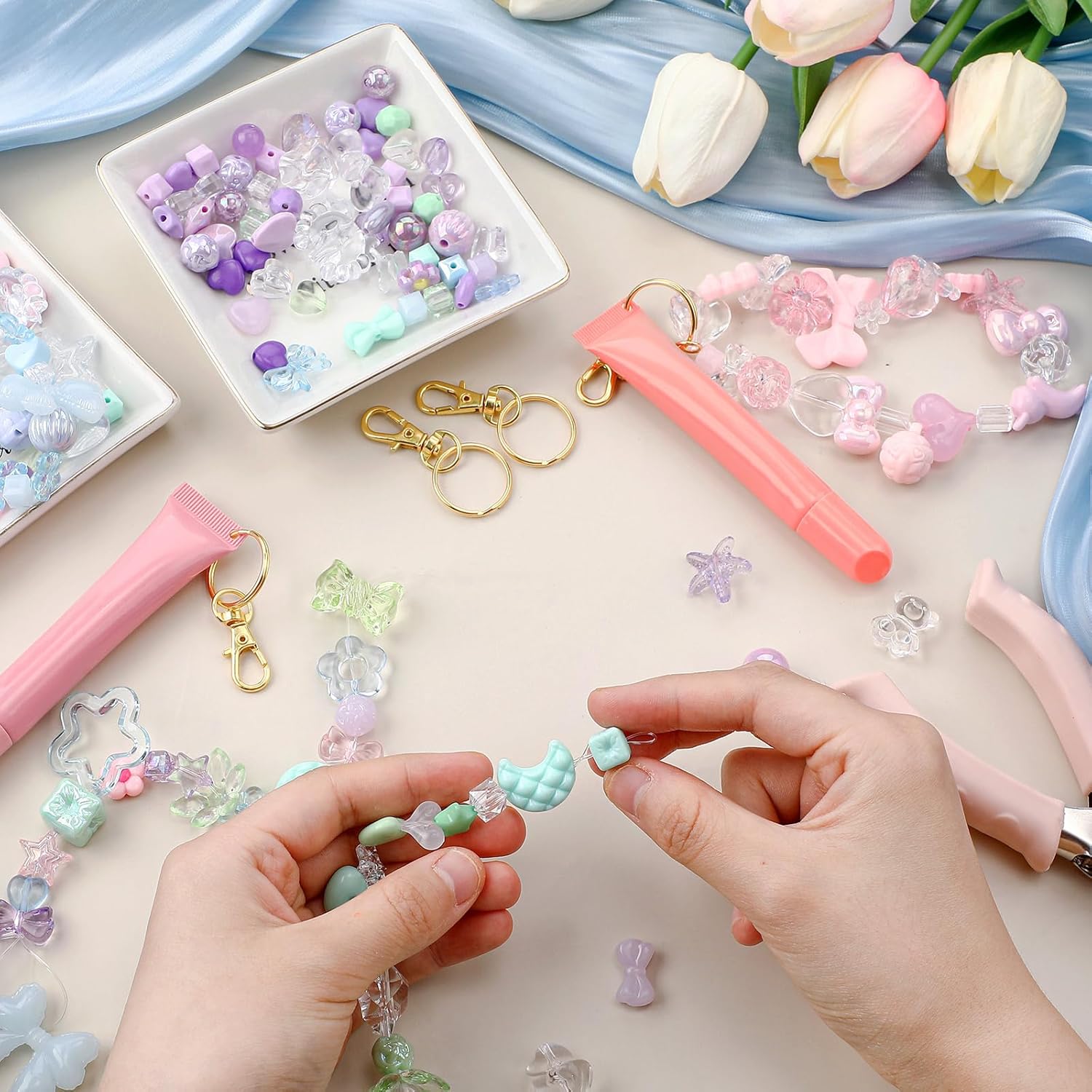 Zeyune 272 Pcs Lip Gloss Keychain Making Kit Assorted Acrylic Beads 10 Keychain Clips Jump Rings - Image 4